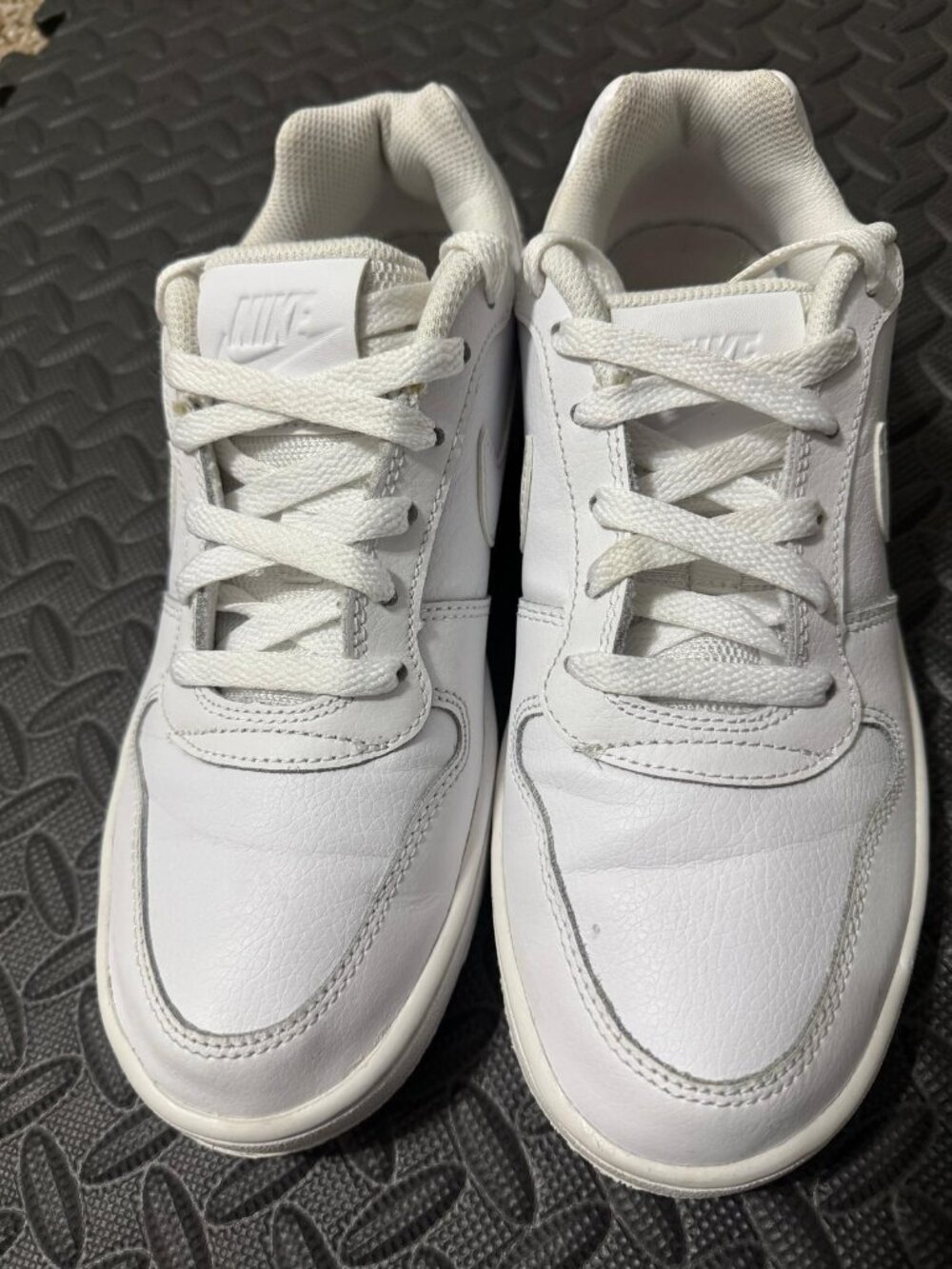 Nike Ebernon Low Women’s Size 8.5 White Sneakers Good Condition